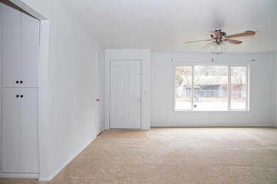 710 SW Westholm Ave, Grants Pass, OR 97526 - photo 2