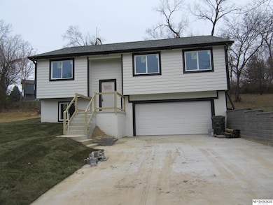 5018 Vane Cir, Omaha, NE 68152 - photo 2