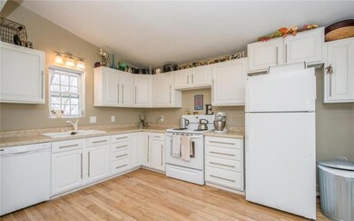 400 E Division St, Colfax, IA 50054 - photo 2