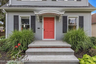 05-717-newton-st-WindowStill-Real-Estate