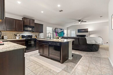 7022 Phoebe View, San Antonio, TX 78252 - photo 4