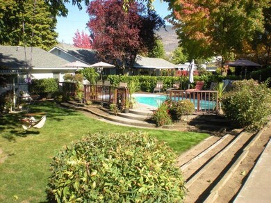 2360 Spring St, Medford, OR 97504 - photo 5