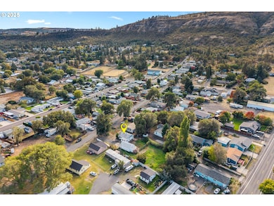 921 Verdant St, the Dalles, OR 97058 - photo 5