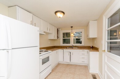 132 Lakewood Dr, Jacksonville, NC 28546 - photo 4