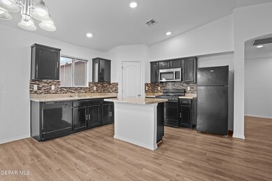 14208 Narciso Dr, Horizon City, TX 79928 - photo 2