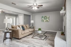 636 Robindale Ct, Bedford, TX 76022 - photo 4