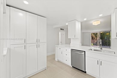 319 NE 14th Ave unit 201, Hallandale Beach, FL 33009 - photo 4