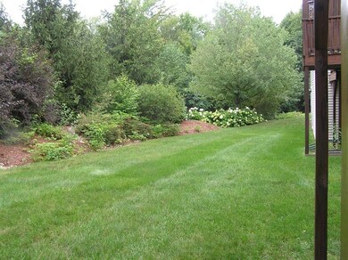 236 Bridle Cross Rd unit 236, Fitchburg, MA 01420 - photo 2