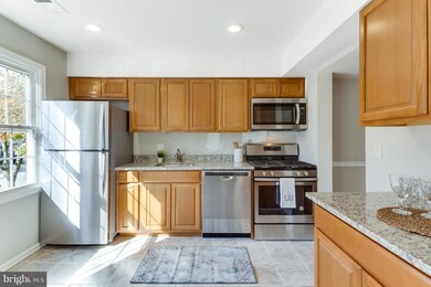 1979 Mayflower Dr, Woodbridge, VA 22192 - photo 5