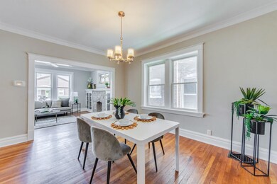 Spacious Dining area