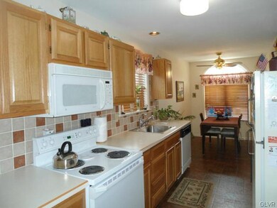 326 Surrey Place unit W326, Macungie, PA 18062 - photo 4