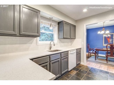 1024 Gans St, Lake Oswego, OR 97034 - photo 7