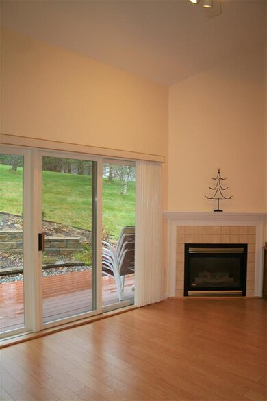 5 Magnolia Cir, White River Junction, VT 05001 - photo 7