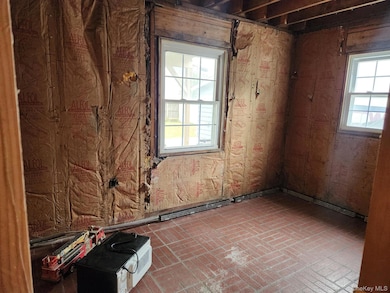 20 Wood Ln, Levittown, NY 11756 - photo 6