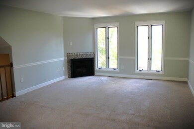 605 Knightsbridge Dr, Hagerstown, MD 21740 - photo 3