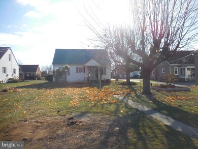 217 W Walnut St, Palmyra, PA 17078 - photo 4