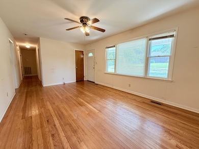 417 Shadowlawn St, McMinnville, TN 37110 - photo 2