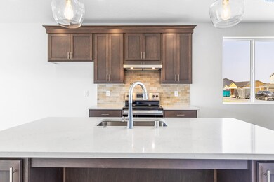 402 Amberly Ave, Grandview, WA 98930 - photo 3