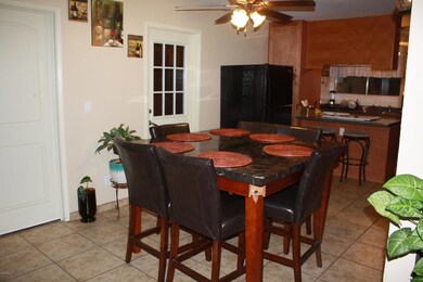 DINING/KITCHEN