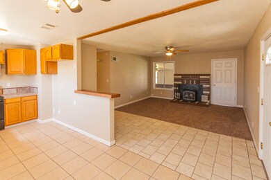 Entry / Livingroom