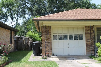 127 E Janisch Rd, Houston, TX 77022 - photo 2