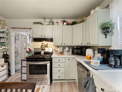 320 N Frazier St, Dequincy, LA 70633 - photo 3