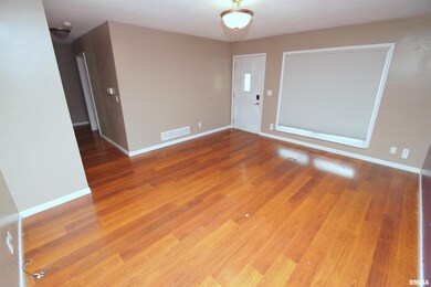 1926 W 54th St, Davenport, IA 52806 - photo 3