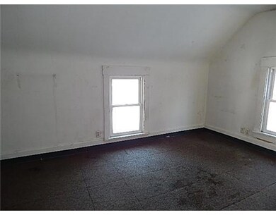 2215 E Walnut St, Des Moines, IA 50317 - photo 7