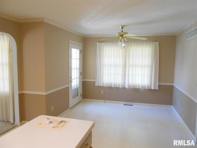 4217 Regency Ct, Davenport, IA 52806 - photo 7