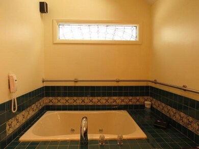 Master Bath/Spa.