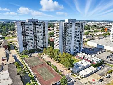 Central Park Residences unit 100-1709E, Tulsa, OK 74119 - photo 4
