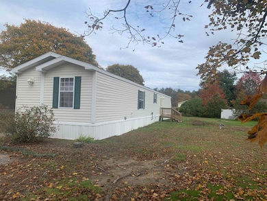 8 Morning Glory Ln, Rochester, NH 03868 - photo 2