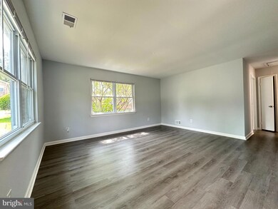 9677 Hagel Cir unit 36/A, Lorton, VA 22079 - photo 2