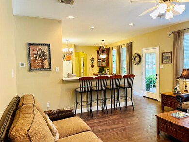 8 W Forest Ct, Conroe, TX 77384 - photo 5