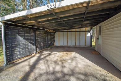 934 Mohegan Rd, Schenectady, NY 12309 - photo 4