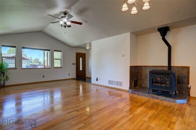 Pellet Stove & Living Room/Entry