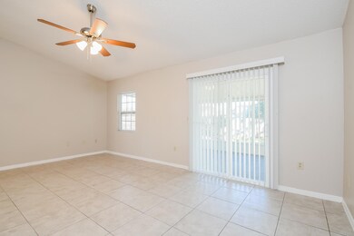 018-photo-living-room-12385652