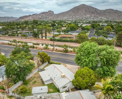 Perfect for a 2 story w/ Camelback Views