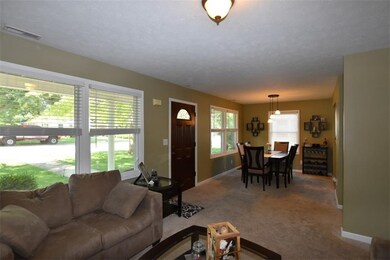 612 Willow Ln, Columbus, IN 47203 - photo 4