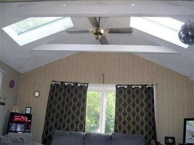 107 Bumble Bee Cir, Shrewsbury, MA 01545 - photo 5