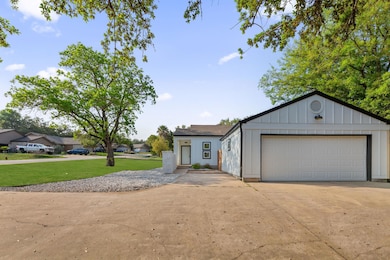 View of front of house featuring a front yard, bo
