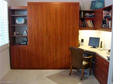 Den / 3rd Bedroom with Murphy Bed