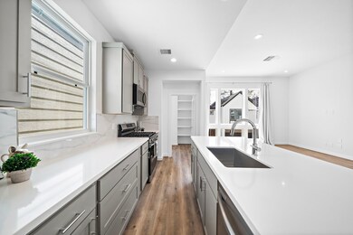 1104 Highland Square Ln, Houston, TX 77091 - photo 3