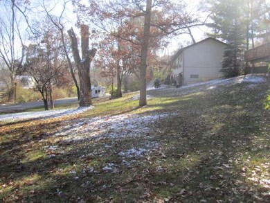 915 Ravine Ave, McHenry, IL 60051 - photo 2