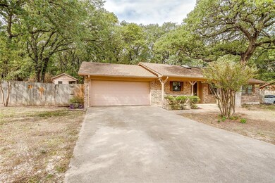 921 Rosebud Dr, Azle, TX 76020 - photo 4