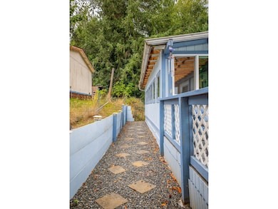 1050 N Cedar Point Rd unit B06, Coquille, OR 97423 - photo 6