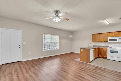 938 Barrow St unit 6, Fort Walton Beach, FL 32547 - photo 4