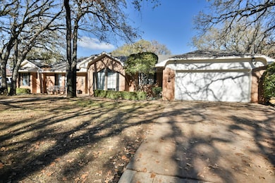 1209 Bent Tree St, Duncan, OK 73533 - photo 3