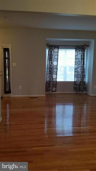 12215 Castlewall Ct, Bowie, MD 20720 - photo 3