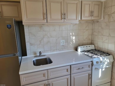 370 Mason Ave unit 2, Haledon, NJ 07508 - photo 5